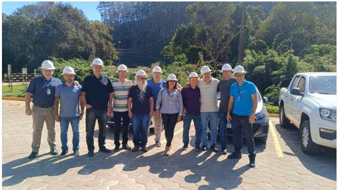 Foto do álbum Visita a Empresa Melhoramentos em Camanducaia.